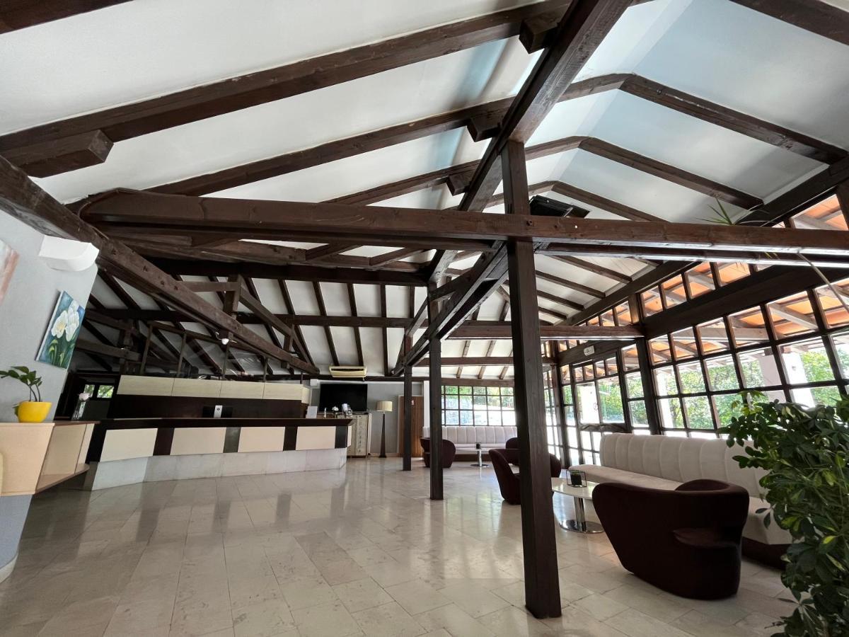 Aparthotel Plat Млини Екстериор снимка